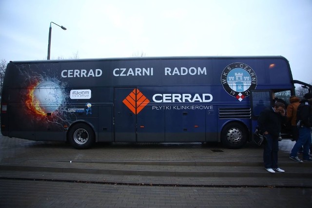 Siatkarze Cerrad Czarnych Radom będą poruszać się po Polsce nowym autobusem