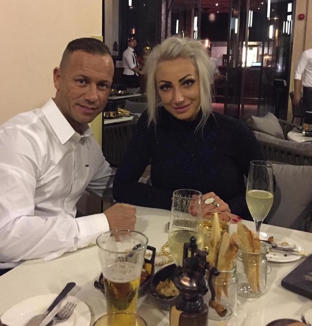 Nicki Pedersen z uprawiającą fitness Helene Huttmann w Dubaju