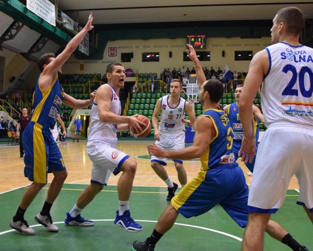 KSK Noteć Inowrocław pokonała we własnej hali SKK Siedlce 79:60. Najwięcej punktów dla gospodarzy zdobyli Kowalewski (25) i Grod  (24). W drużynie gości najlepszym strzelcem był Król (18 pkt.).