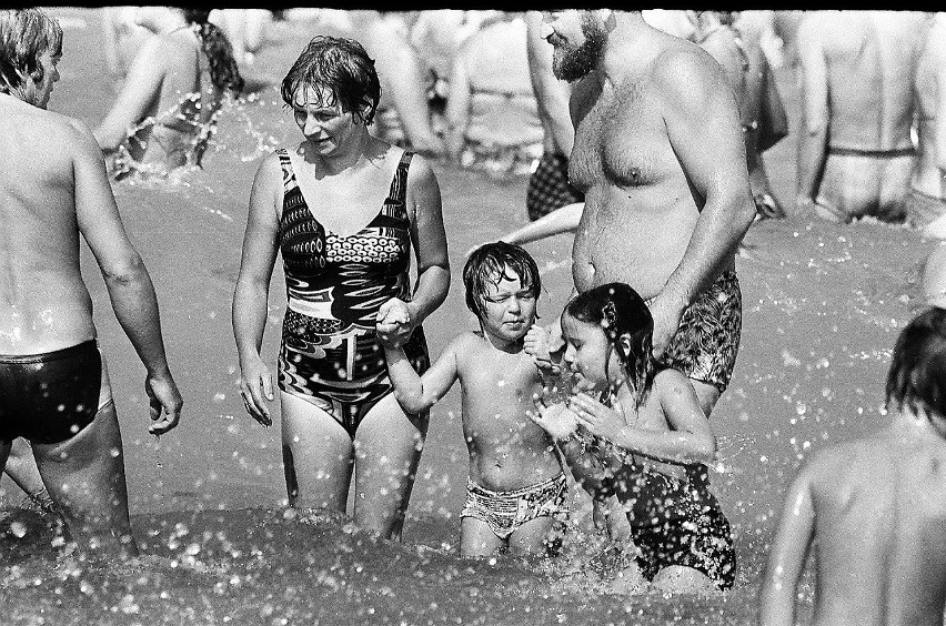 19 czerwca 1976 r. otwarto kąpielisko „Fala” przy al. Unii 4...