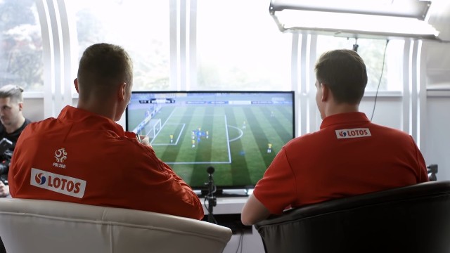 Piłkarze grają także poza boiskiem, w gry komputerowe. Jakie mogą im towarzyszyć na mundialu 2022 w Katarze?