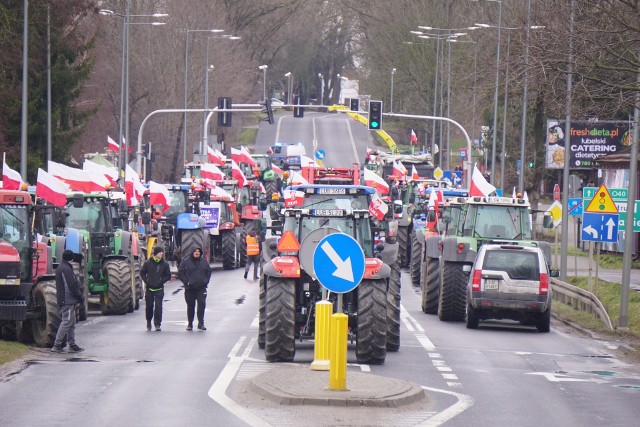 Ruszyły kolejne rolnicze protesty. Jak poinformował wczoraj Krzysztof Komorski, w woj. lubelskim ma się odbyć przynajmniej 31 protestów.