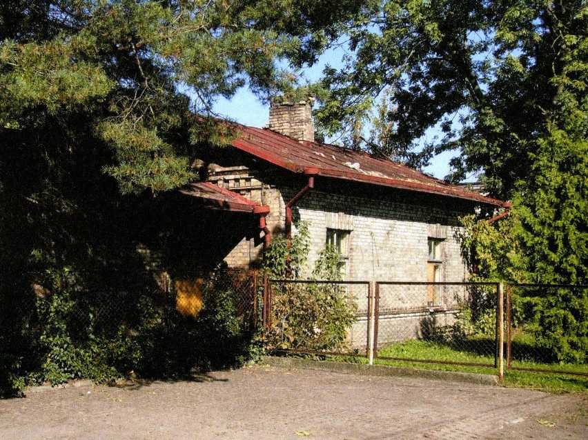 Budynek przy ul. Zwycięstwa 5. Mieściła się tu dróżniczówka...