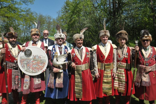 Już w niedzielę 12 września odbędą się uroczyste obchody 90-lecia Kurkowych Bractw Strzeleckich Okręgu Szamotulskiego na terenie strzelnicy sportowej w Mutowie, koło Szamotuł.