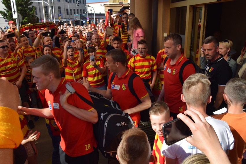 Jagiellonia - Wisła Płock. Kibice pożegnali piłkarzy...