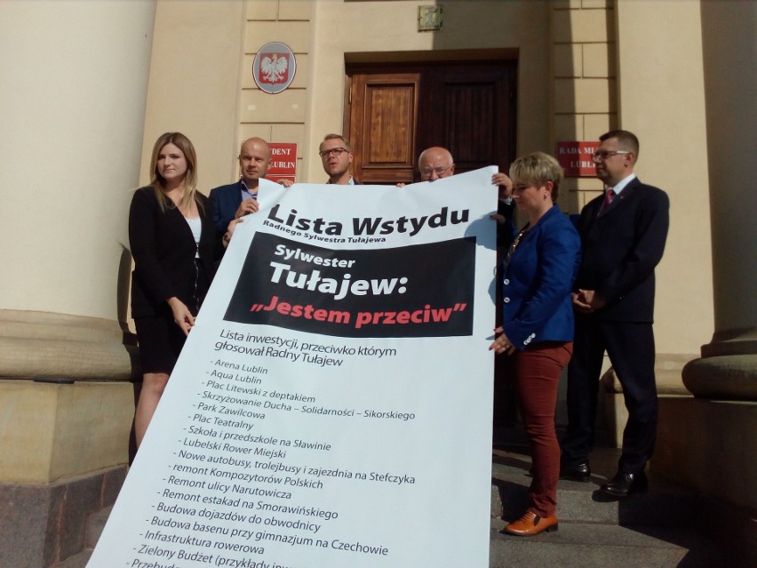 Wybory 2018. Pokazali „listę wstydu radnego Sylwestra Tułajewa"