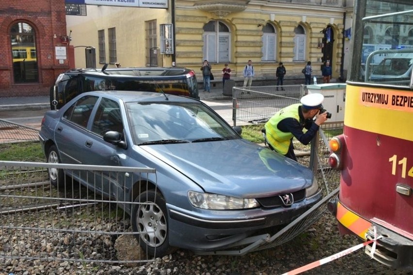 Peugeot uderzył w tramwaj MPK.