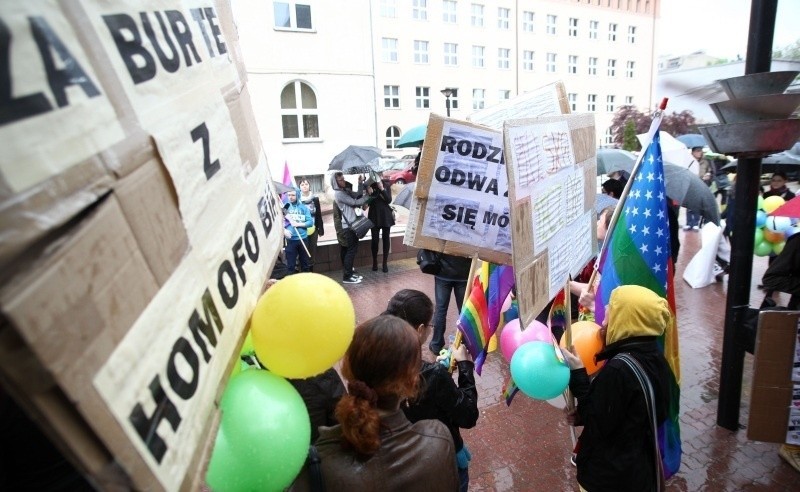  Marsz równości w Łodzi [zdjęcia, FILM] Deszcz obniżył frekwencję