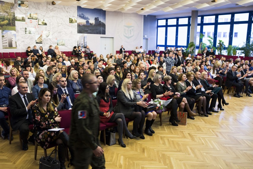 Rozdaliśmy nagrody Nauczycielom na medal! [ZDJĘCIA]