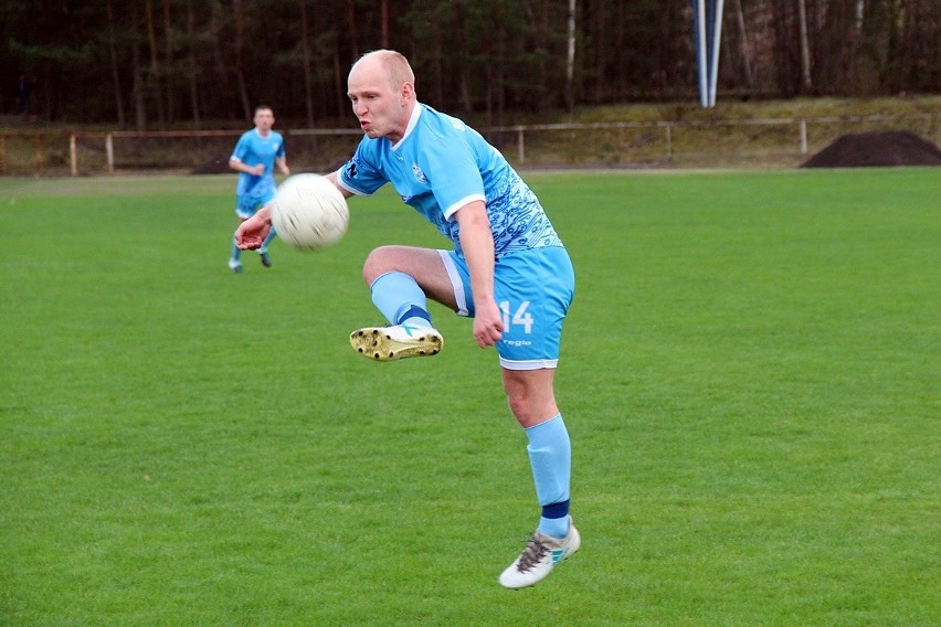 Liga okręgowa: Mocne uderzenie Orlicza w meczu ze Świtem Ćmielów