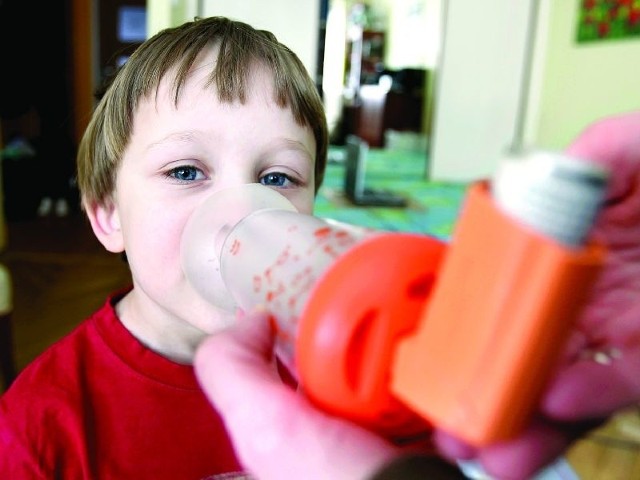 Nieleczona alergia może prowadzić do astmy.