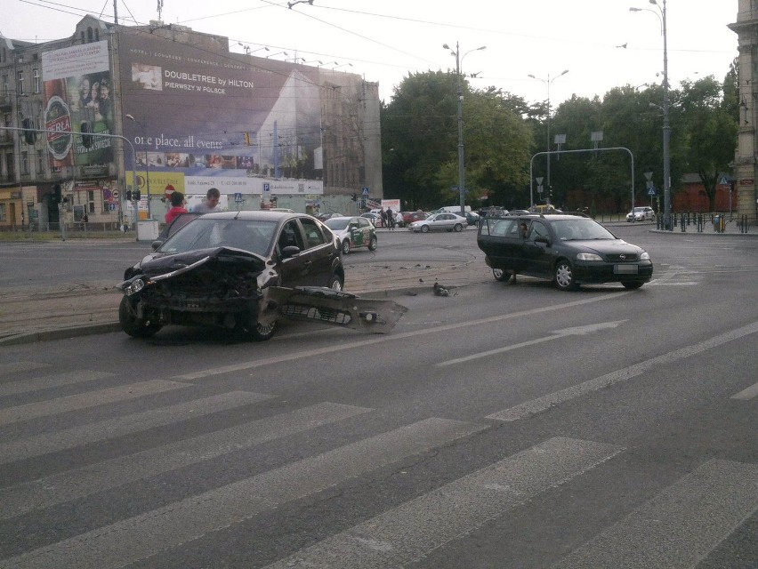 Wypadek na Zachodniej. Zderzenie dwóch aut [ZDJĘCIA]