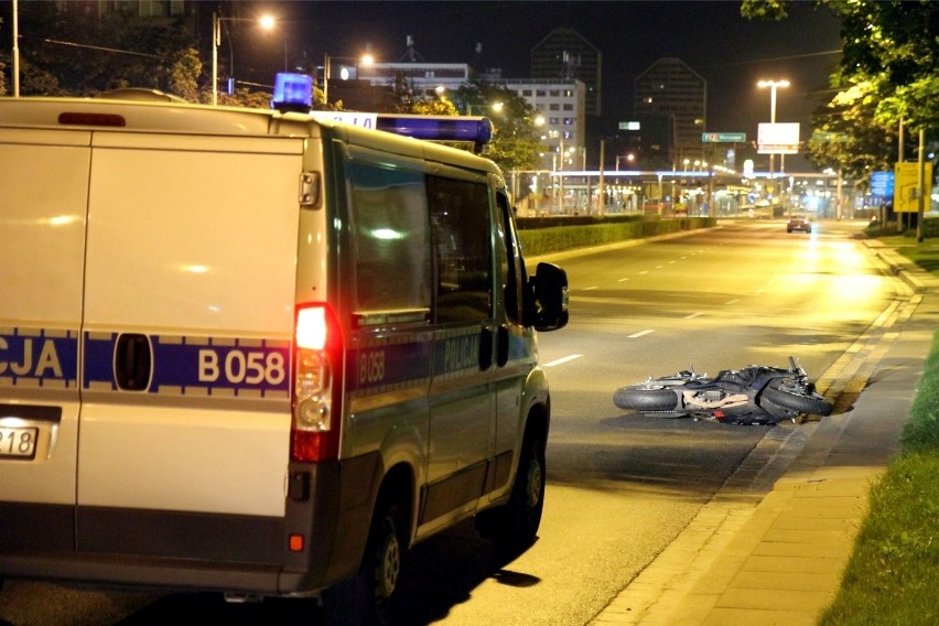 Wypadek motocyklisty na pl. Grunwaldzkim. Chłopak zmarł w...