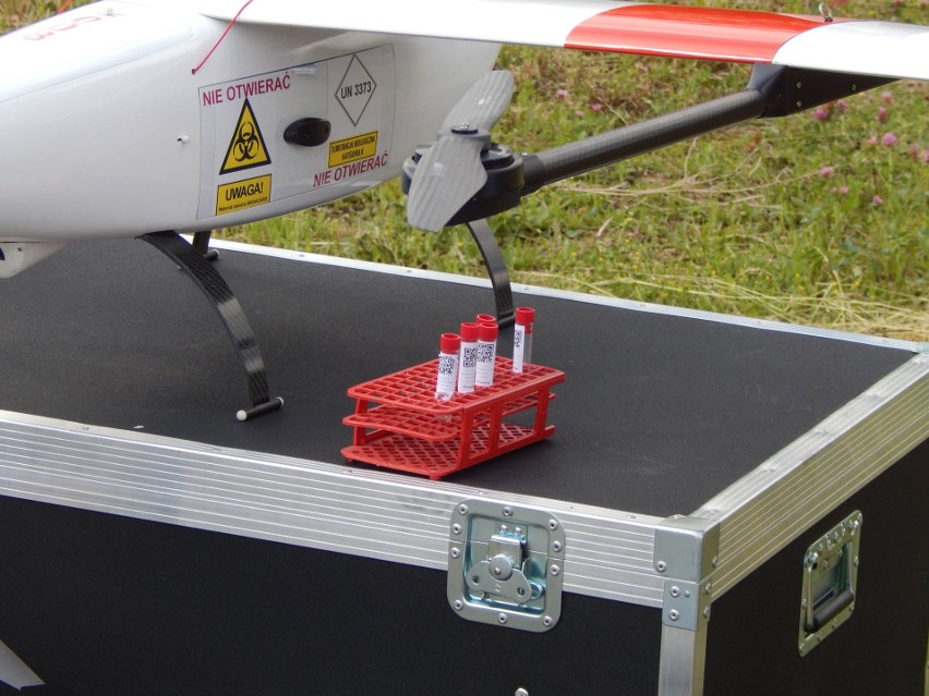 Jak podkreślają w jastrzębskim szpitalu, transport dronem to...