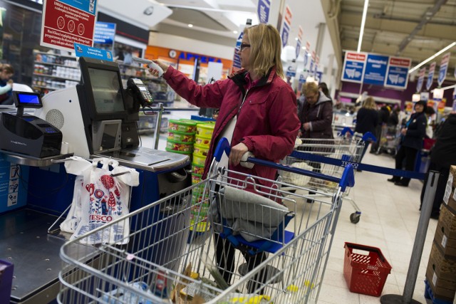 Sprawdźcie ile kosztowały zakupy wielkanocne w najpopularniejszych sieciach handlowych. Ile wydaliśmy koszyk wielkanocny m.in. w Lidlu, Biedronce, Tesco, Auchan, Kauflandzie.Zobacz na kolejnych slajdach >>>