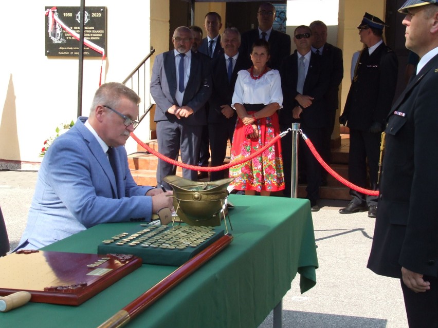 Strażackie święto w Kaczakach. Sztandar dla jednostki, wyróżnienia dla druhów [ZDJĘCIA]