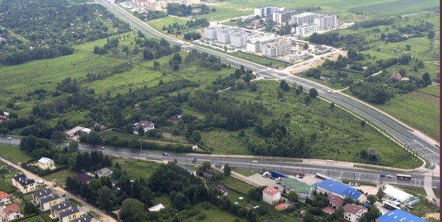 U zbiegu ul. Jana Pawła II i al. Kraśnickiej stanie wkrótce hala firmy Selgros, następnie obsługujący ją parking, a potem także nowe centrum handlowe