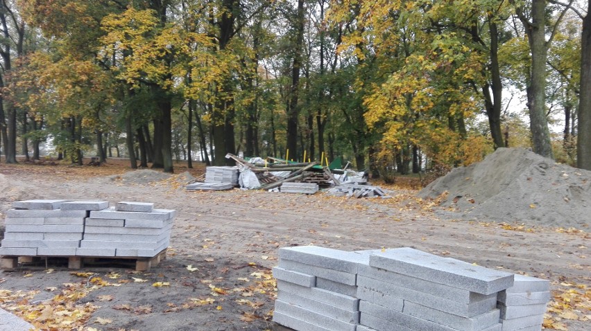 Trwa modernizacja Parku Glazja przy ul. Waryńskiego w...