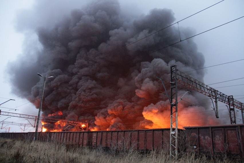 Zderzenie spowodowało pożar, w którym spłonęły lokomotywy,...