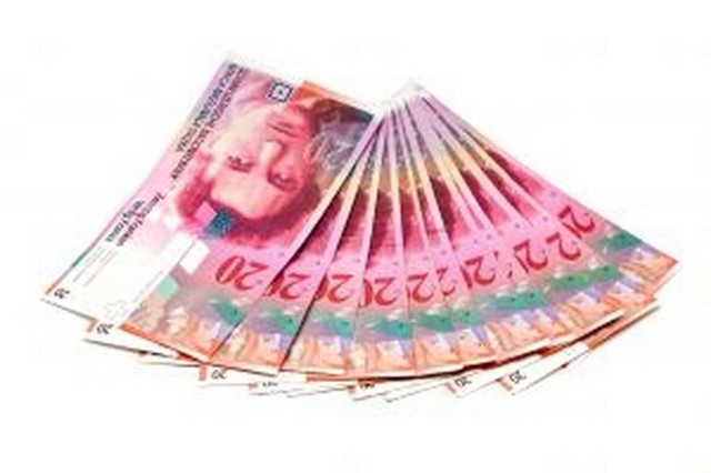 Nadal sytuacja związana z notowaniami szwajcarskiej waluty jest niespokojna.