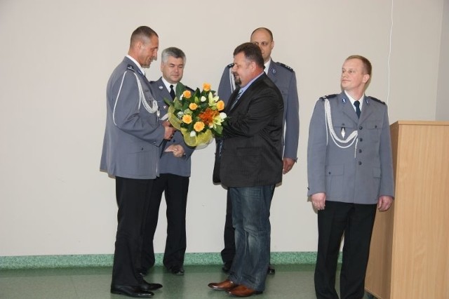 Nowy komendant Artur Kański (z lewej) objął funkcję w poniedziałek