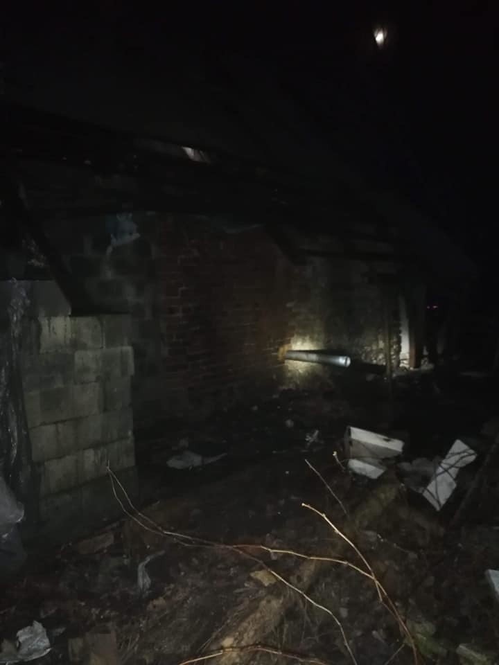 Późnym wieczorem palił się dom w Przegini Duchownej. Pożar gasiło siedem jednostek straży