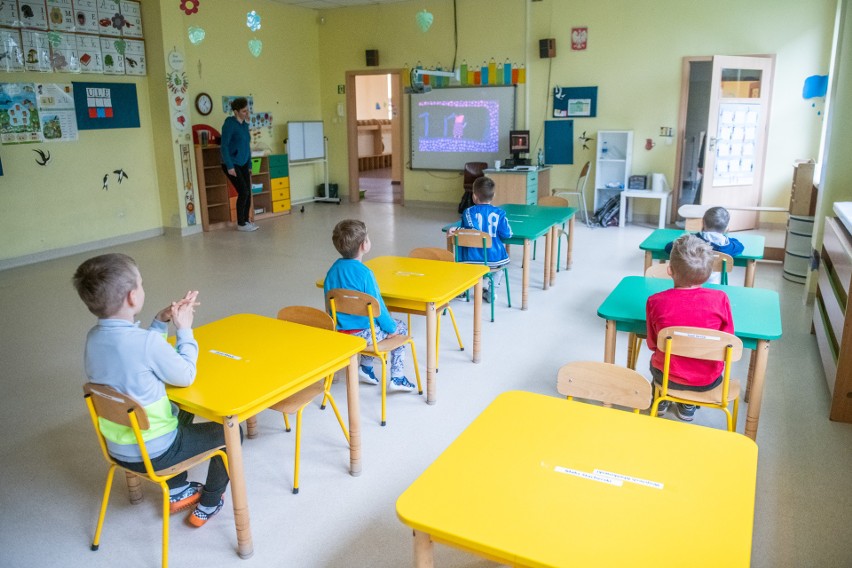 Bardzo nieliczna grupa maluchów pojawiła się w oddziałach...