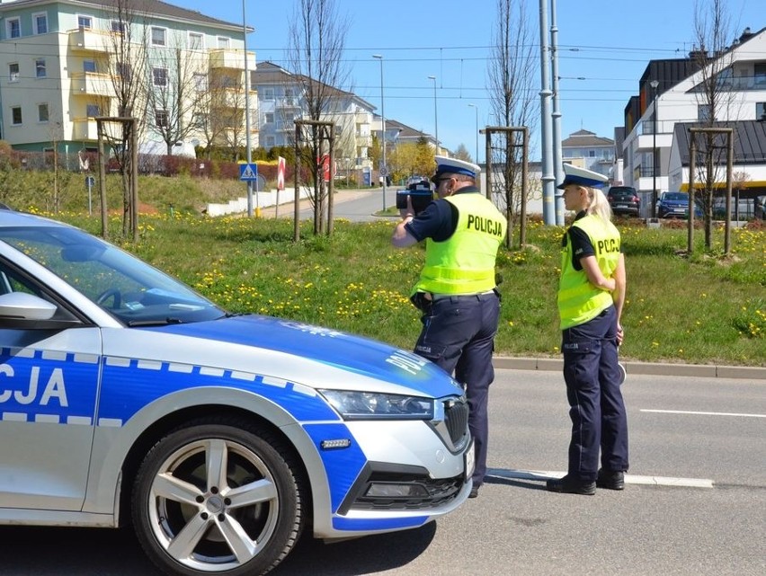 63 nietrzeźwych kierowców i ponad 350 kolizji na Pomorzu w długi weekend. Są ofiary śmiertelne 