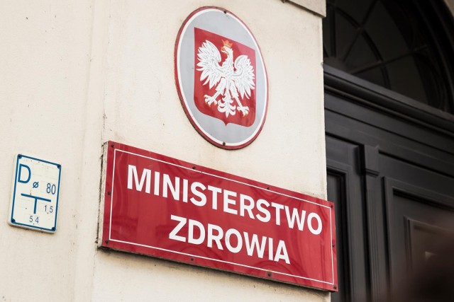 Wykaz nieodpłatnych leków dla dzieci i młodzieży w wieku do 18. roku życia zawiera ponad 2 800 leków, z kolei dla seniorów powyżej 65. roku życia prawie 3 800 leków. Jakie leki znalazły się na liście? Szczegóły w naszej galerii.