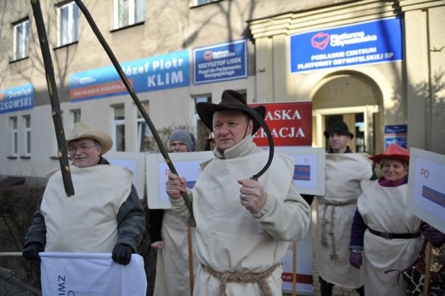 Akcja przed siedzibą PO