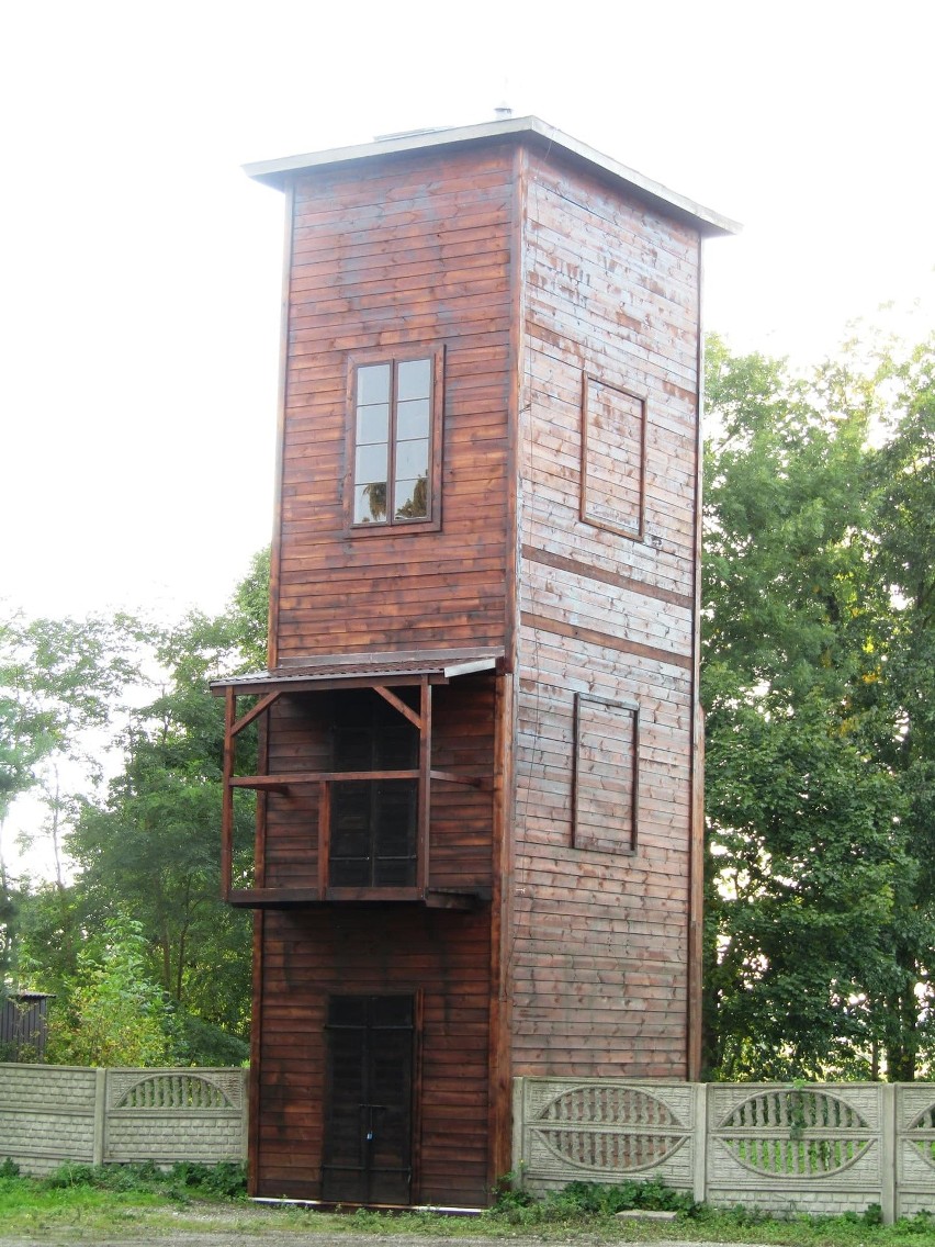 Drewniana wieża strażacka w Przyrowie uznana za zabytek. To...