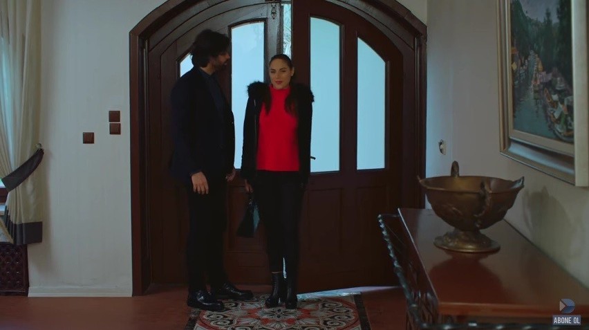 "Więzień miłości" odcinek 308. Zehra mówi Ömerowi o swoich podejrzeniach wobec Muge. Asya zostaje porwana! [STRESZCZENIE ODCINKA]