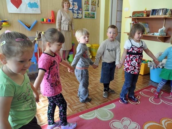 Grupa dwu-trzylatków w Przedszkolu Tęcza radzi sobie znakomicie.