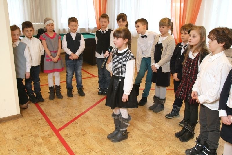 Dzieci z SP nr 28 w Kielcach w DPSie