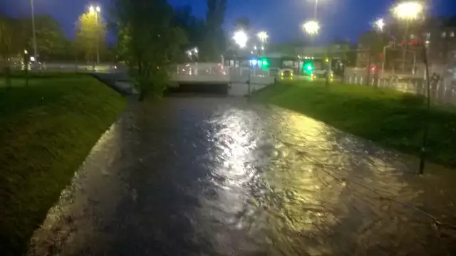 Białystok sparaliżowany z powodu deszczu. Ulewa 07.05.2017