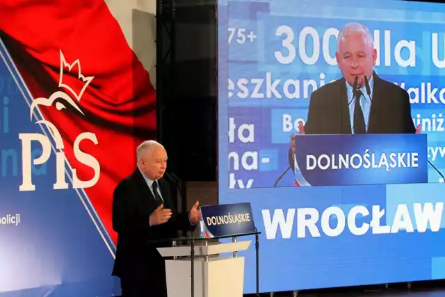 Jarosław Kaczyński rządzi twardą ręką w Prawie i Sprawiedliwości