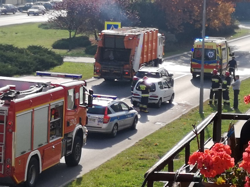 - Po godz. 13.30 na alei Okulickiego w Rzeszowie zderzyły...