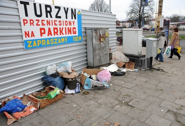 Niedawno przeniesiono targowisko Turzyn. Teraz przeprowadzki do nowego centrum handlowego chcą też kupcy z pobliskiego targowiska.