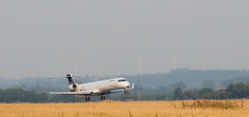 Pierwsze lądowanie samolotu rejsowego Lufthansy po...