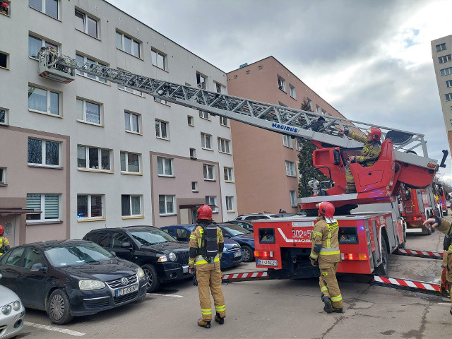 Akcja straży pożarnej na Towarowej w Białymstoku. Mieszkańcy poczuli dym