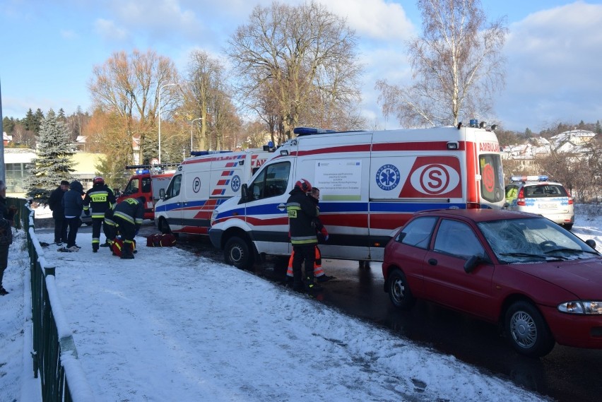 Wypadek w Miastku na ul. Wybickiego [3.01.2019]. Kierowca...