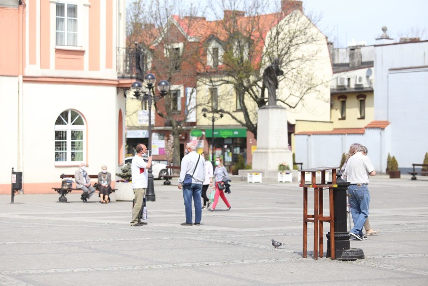 Mikołów w czasie pandemii COVID-19. Zobacz kolejne zdjęcia....