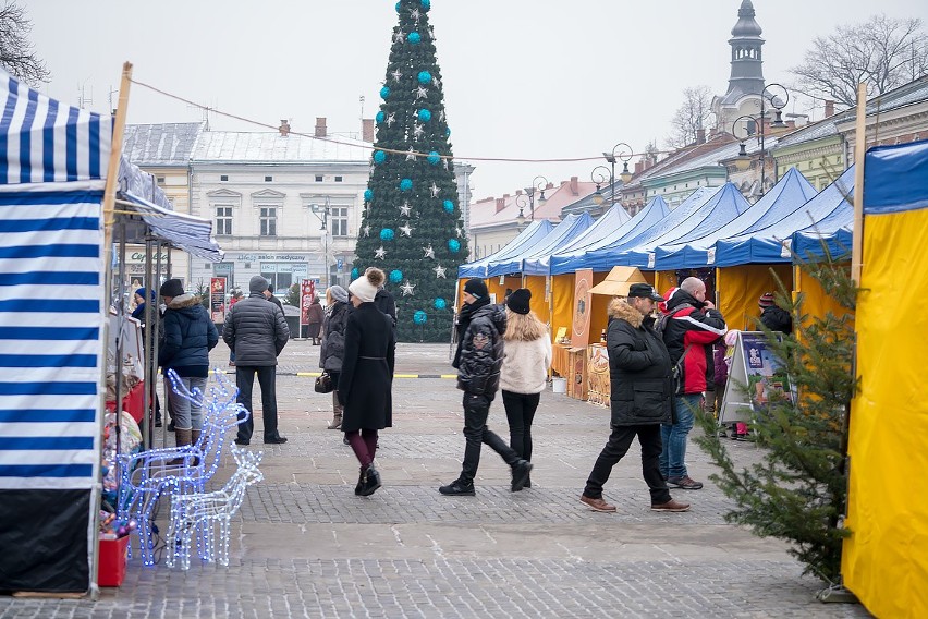 Świąteczne smakołyki na sądeckim rynku 