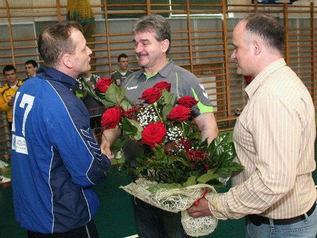 Władze klubu podziękowały za pracę w klubie trenerowi Waldemarowi Salisowi