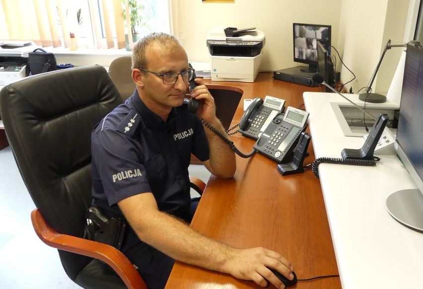 Policjanci z Głogówka pomogli dotrzeć rodzinie z dzieckiem,...