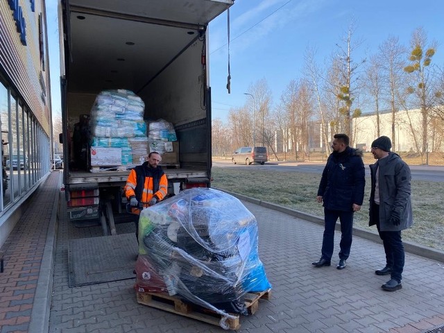Mieszkańcy Katowic przekazali już na rzecz uchodźców ok. 200 ton darów.