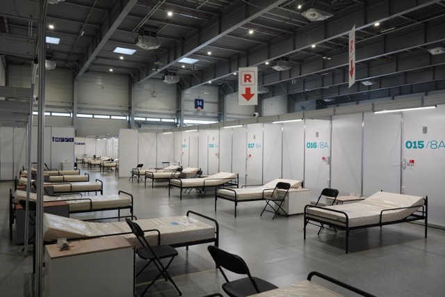 Na dzień 18 grudnia 2020 r. województwo wielkopolskie dysponuje 2752 łóżkami dla pacjentów z Covid-19, z czego wolnych jest 1041. Dla pacjentów dostępnych jest 257 łóżek respiratorowych, z czego wolnych 126