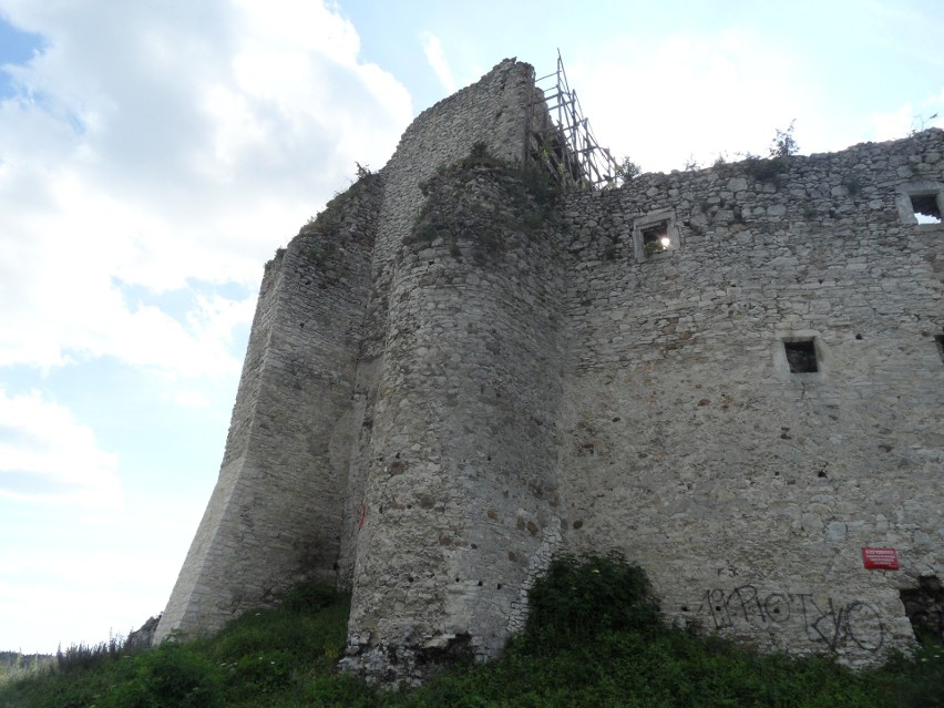 Zamki w Bobolicach i Mirowie to wielka turystyczna atrakcja