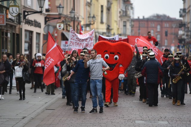 Marsz Szlachetnej Paczki i Akademii Przyszłości w Toruniu [ZDJĘCIA]Zobacz także: 400 zwierzaków czeka na pomoc! [ZDJĘCIA]