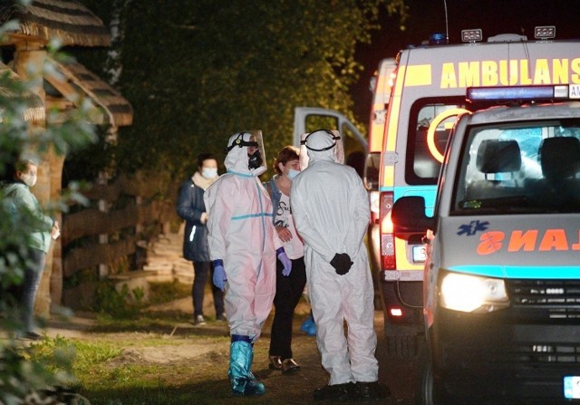 Można pomóc pracownikom sezonowym z Ukrainy, którzy mają koronawirusaZobacz kolejne zdjęcia. Przesuwaj zdjęcia w prawo - naciśnij strzałkę lub przycisk NASTĘPNE